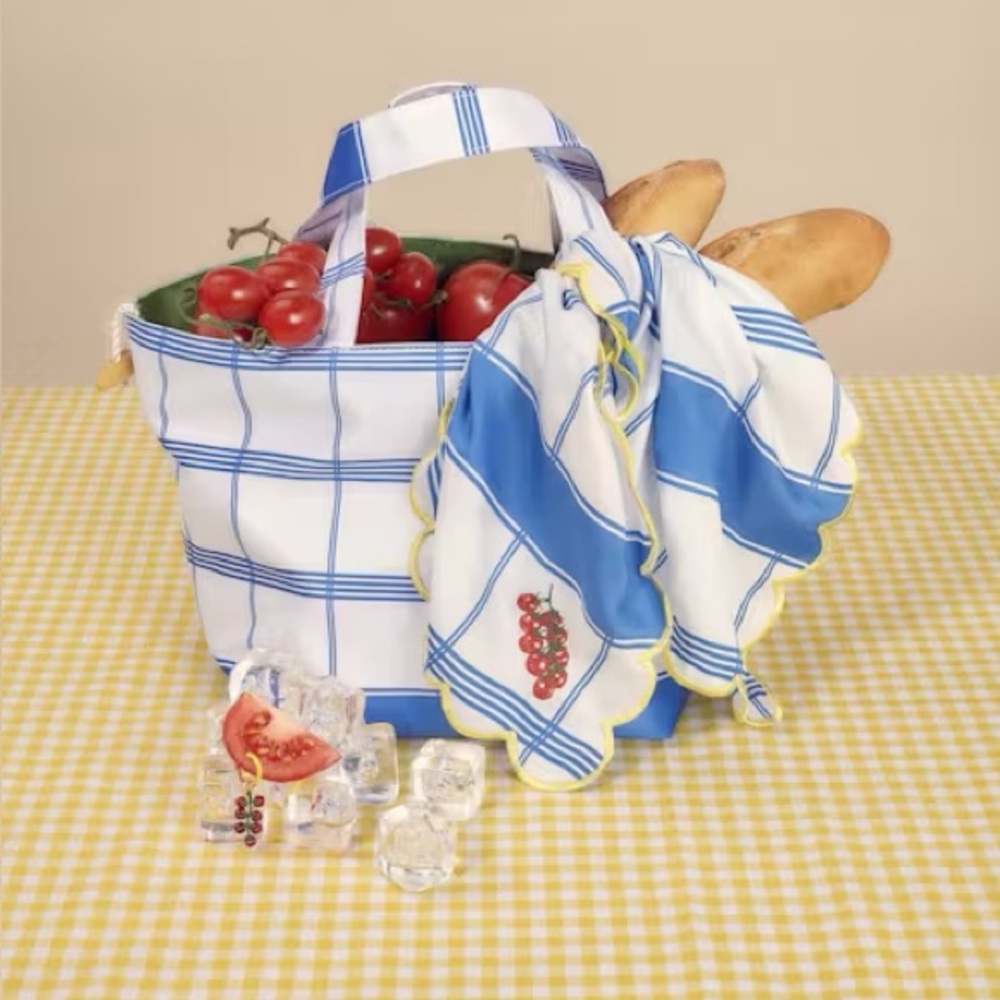 Man Repeller Sir Scarf a Lot in Napkin